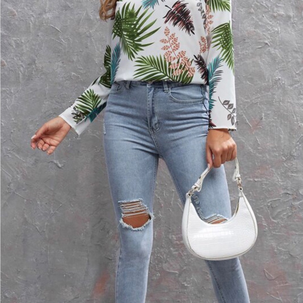 Tropical Keyhole Blouse - Picture 4 of 4